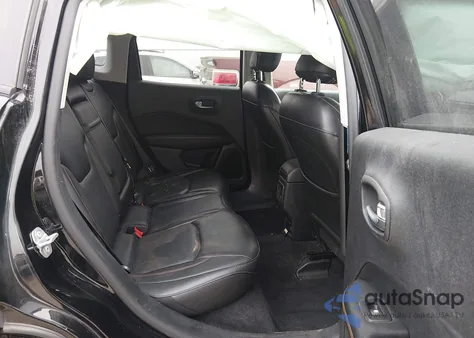 2018 Jeep Compass Limited 4X4 z USA, uszkodzony, nr VIN 3C4NJDCB4JT231947